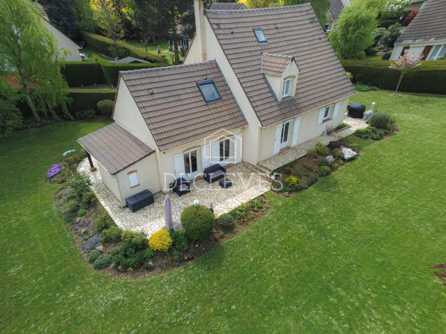 Domaine sécurisé du GOLF à VILLENNES SUR SEINE, maison type FRENE 180 m2 5 chambres garage double