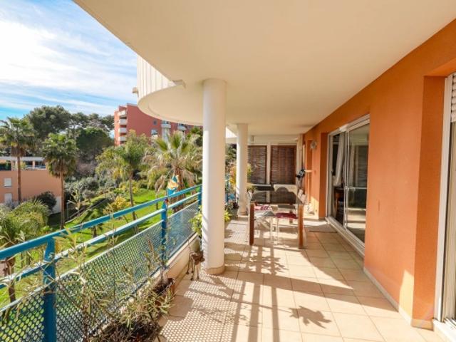 DOMAINE SECURISE 4 PIECES TERRASSE GARAGE PISCINE TENNIS