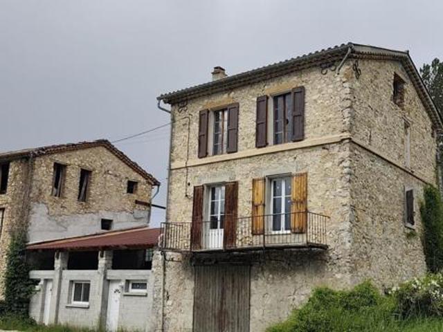 Domaine unique avec Moulin et 17 hectares à Barrème