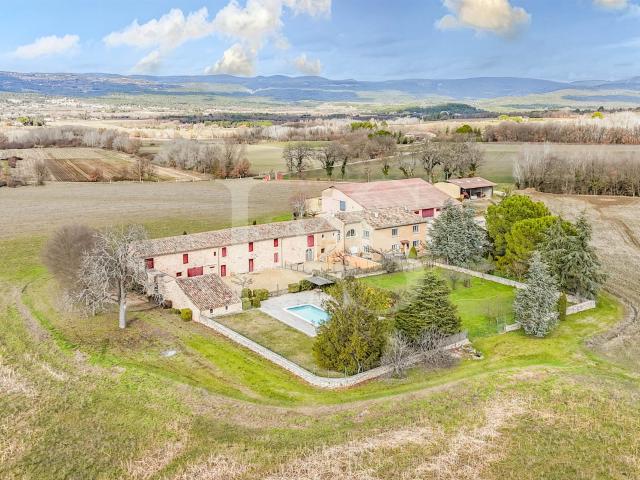 Domaine viticole au cœur du Luberon 400m² Gordes