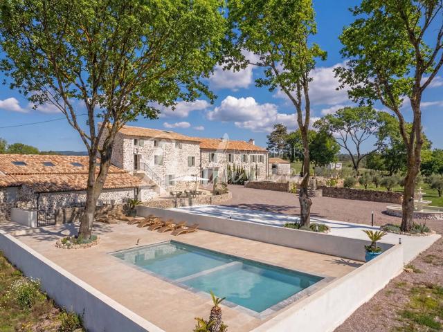 Domaine viticole Aop avec vue exceptionnelle sur le rocher d. 610m² Le Muy