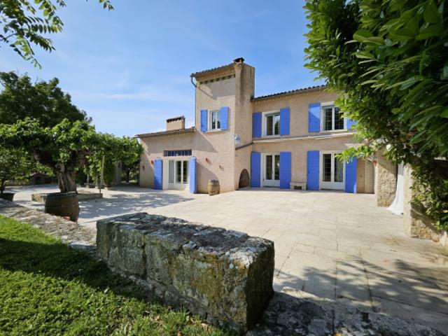 Domaine 2,2 ha ¦ Mas XVIIe siècle & Gîte en activité