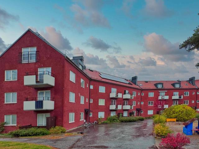 Domarvägen 18