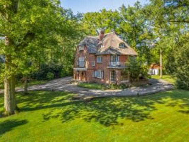 Domein op ca.13.670m² met woning incl. bouwgrond 4.543m²