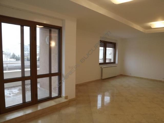 DOMENII, 4 CAMERE LUX, 190MP