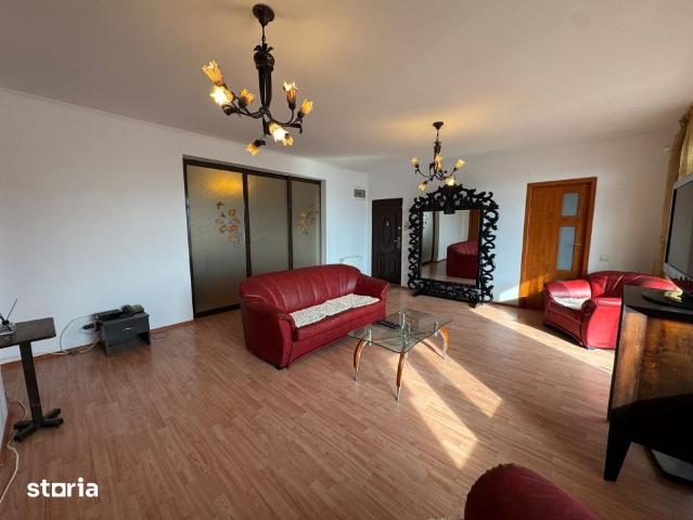 Domenii | 5 Camere | 3 Dormitoare | 3 Bai | 4 Balcoane | Boxa |Parcare