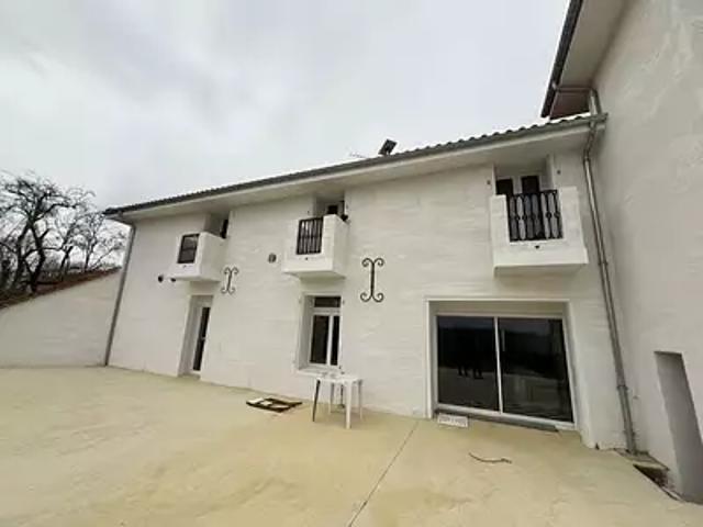 Donzacq 40360 Location appartement 1 pièce t1 au dernier étage terrasse