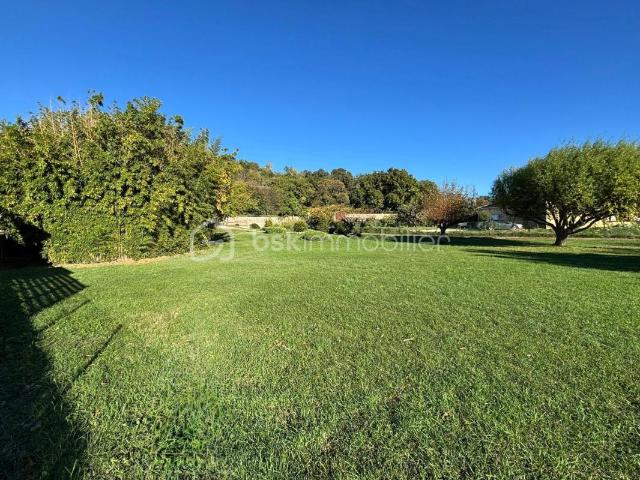 DONZÈRE – Terrain à bâtir de 833 m² – Hors lotissement