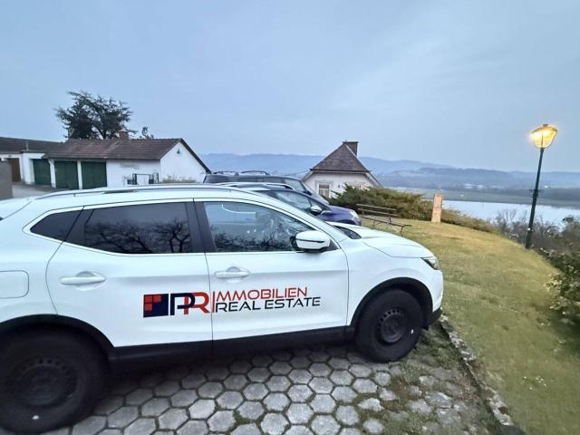 Donaublick: zwei Häuser mit viel Potential!