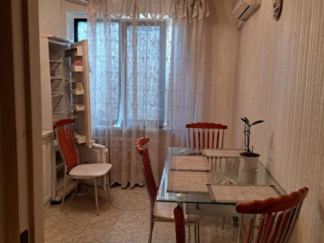 Донецк, б.Шевченко 40в, продажа трёхкомнатной квартиры, район Калининский