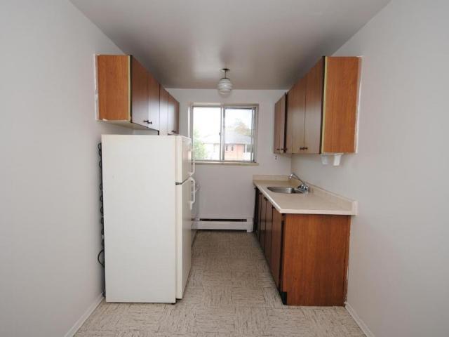 Donna Court 1 Bedroom Apartment for Rent at 55 Victoria Ave S, Hamilton, ON L8N 2S8 Stinson