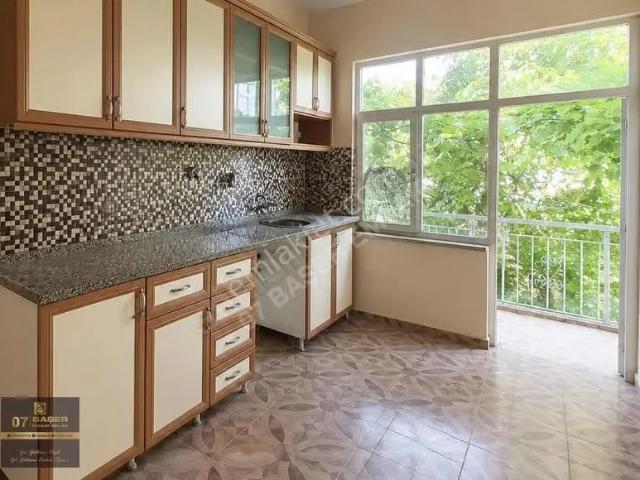 Dokuma Özgürlük'te Kiralık 3+1 130 M2 2.kat Geniş Daire