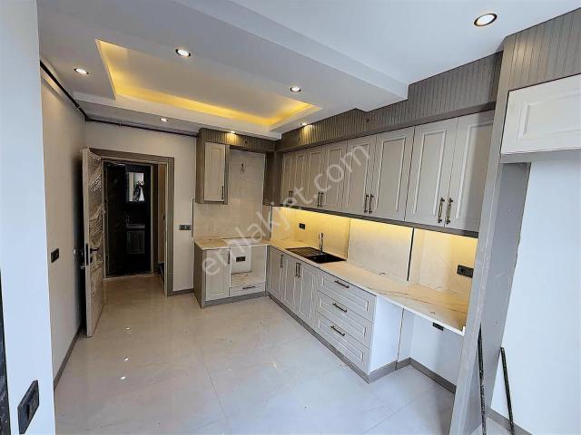 Dokuzkavaklarda 3+1 Sıfır Daire
