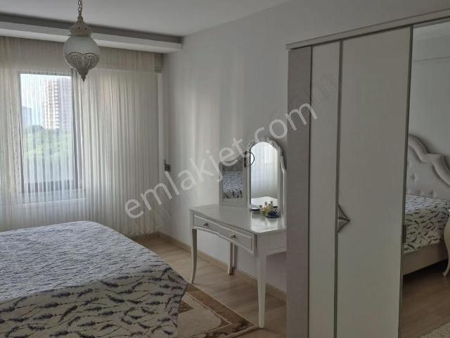 Dolunay Mahallesinde Eşyalı Süper Daire
