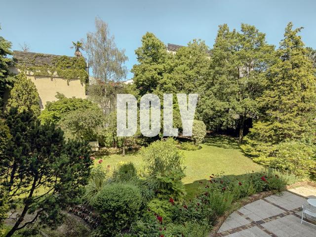 DOLY RESIDENCE SENIOR RUE VICTOR HUGO 92120