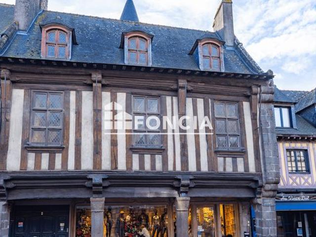 Dol plein centre maison 15eme siecle