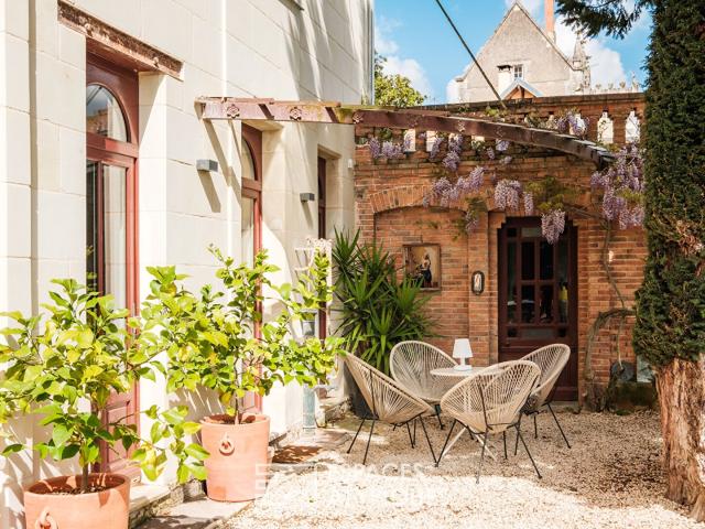 Dolce Vita avec panorama sur le Château des Ducs 360m² Thouars