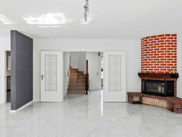 Doppeleinfamilienhaus 6.5 Zimmer
