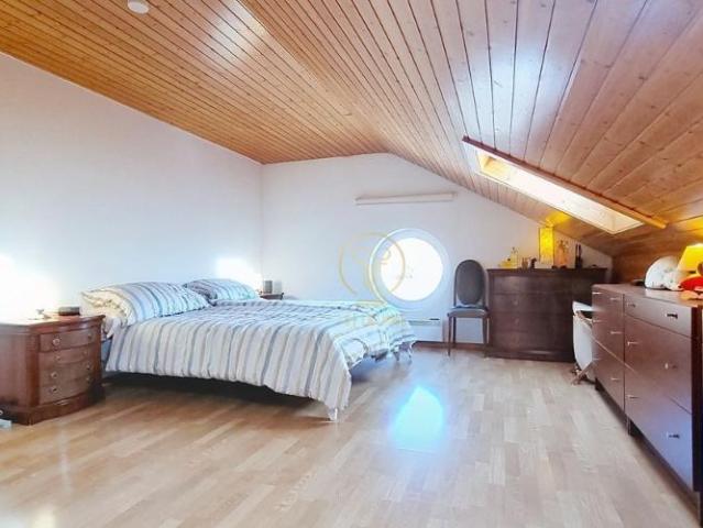 Doppeleinfamilienhaus 6.5 Zimmer