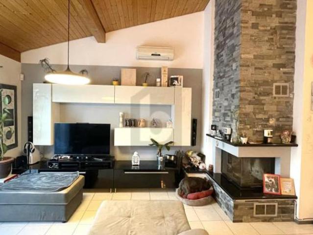 Doppeleinfamilienhaus 9.5 Zimmer