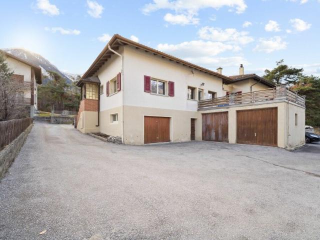 Doppeleinfamilienhaus mit viel Ausbau Potenzial an sonniger Lage in Leuk
