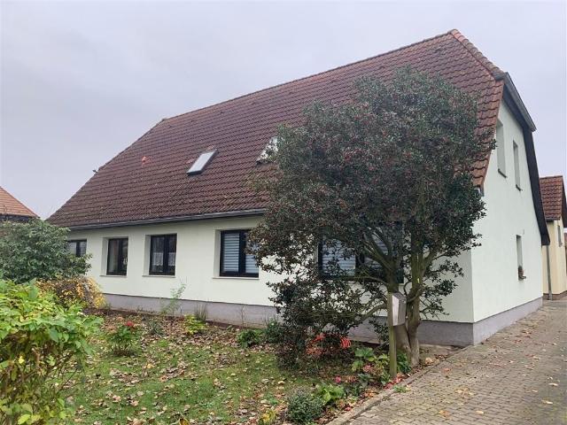 Doppelhaus mit Ferienwohnung und Gästezimmern