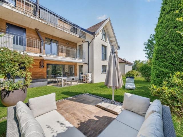 Doppelhaus mit Garten und großer Wohnung, 15 Minuten von Lausanne entfernt