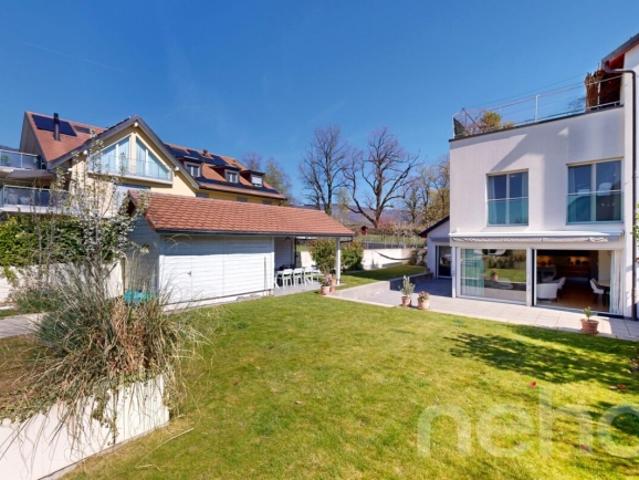 Doppelhaus in einem Bauernhaus mit privatem Garten