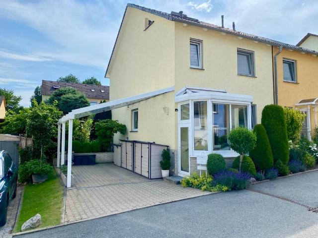 Doppelhaushälfte mit Charme Sichern Sie sich Ihr neues Zuhause!