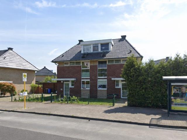 Doppelhaushälfte mit Dachstudio, Garten und Terrasse in Berlin Altglienicke