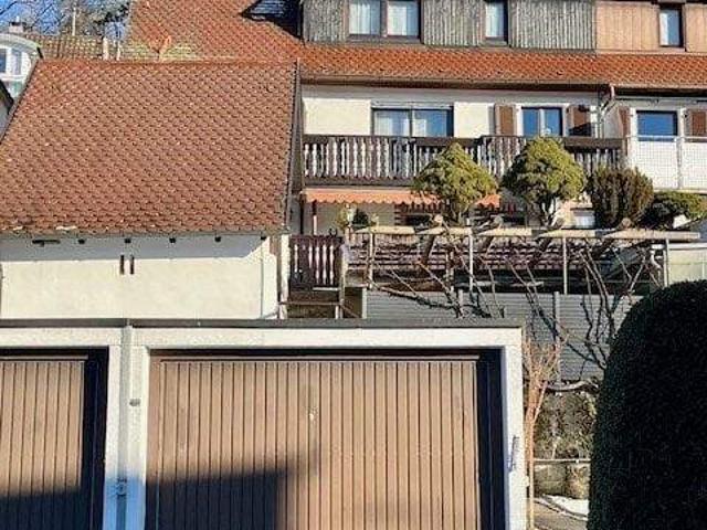 Doppelhaushälfte mit Einliegerwohnung und Doppelgarage