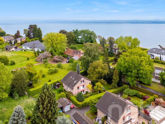 Doppelhaushälfte mit Garten nur wenige Schritte vom See entfernt