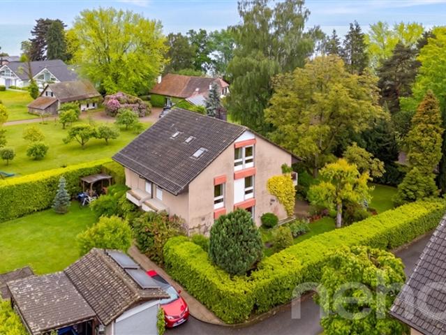 Doppelhaushälfte mit Garten nur wenige Schritte vom See entfernt