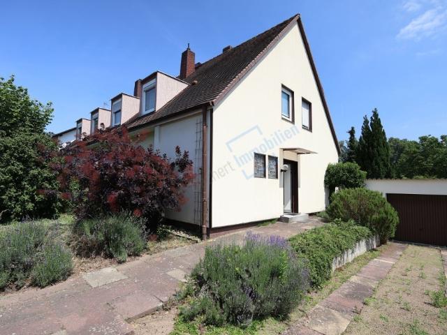Doppelhaushälfte mit GARTENIDYLLE