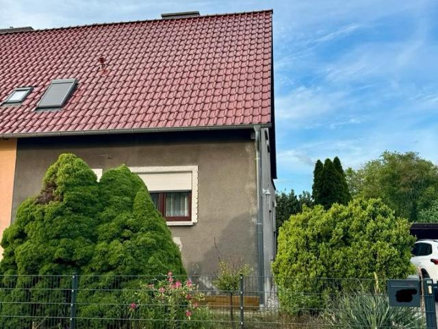 Doppelhaushälfte mit großem Garten