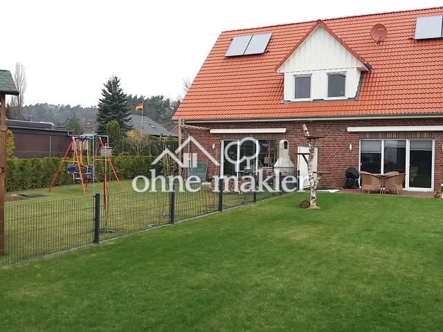 Doppelhaushälfte mit schönem Garten