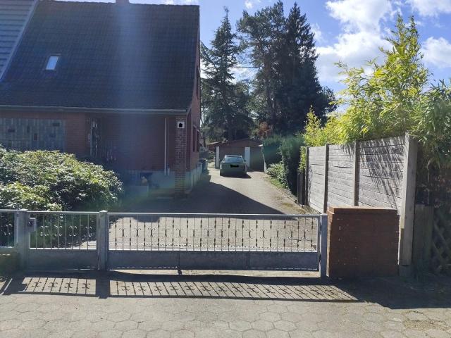 Haus bzw. Doppelhaushälfte mit schönem und großem Garten in ruhiger Lage