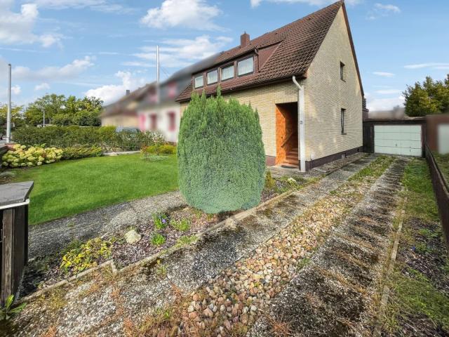 Doppelhaushälfte auf großem Grundstück in guter und ruhiger Lage von Hannover Misburg Anderten