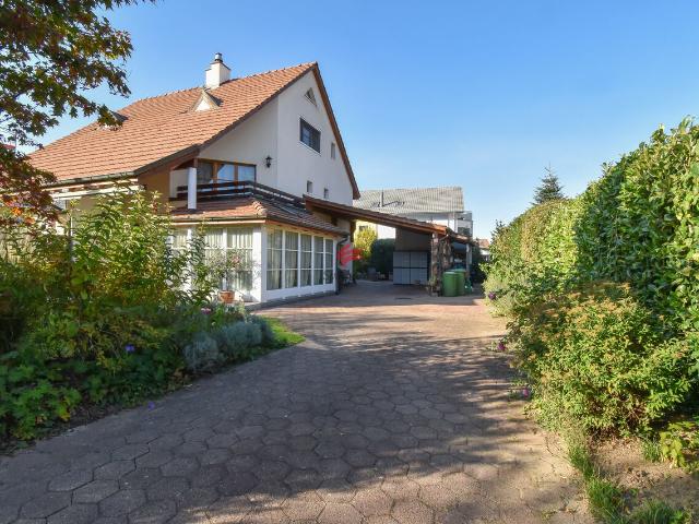 Doppelhaushälfte an sonniger Lage