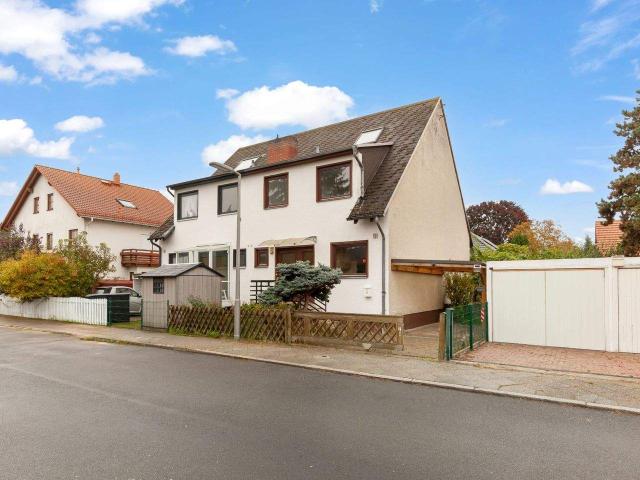 Doppelhaushälfte im Neuköllner Blumenviertel