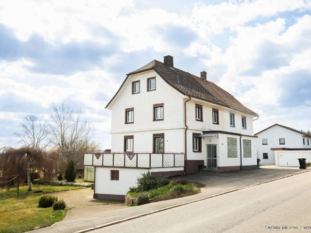 Doppelhaushälfte in Oberbränd mit 1250 qm Grundstück zu verkaufen I Option für weitere Bebauung