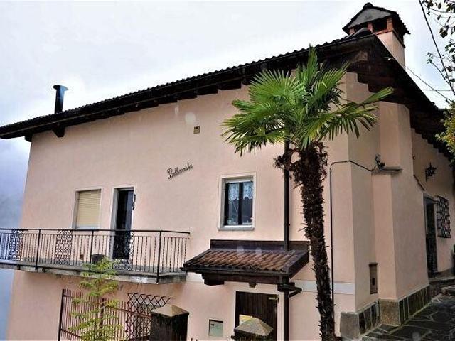 Doppelhaushälfte in Italien mit großem Garten / 2 Familienhaus in Italien mit grossem Garten an sehr ruhiger, sonniger Lage