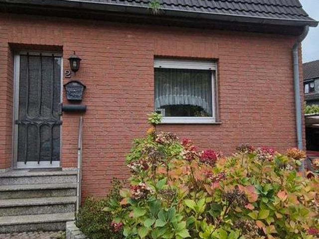 Doppelhaushälfte mit Potenzial in 45472 Mülheim