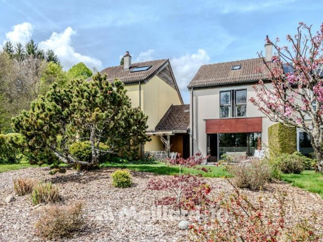 Doppelhaushälfte 5,5 Zimmer in Savigny