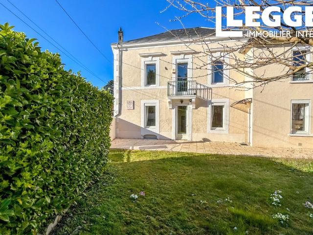 DORDOGNE COULOUNIEX CHAMIERS: Maison familiale avec grand garage à 3 km du centre de Périgueux