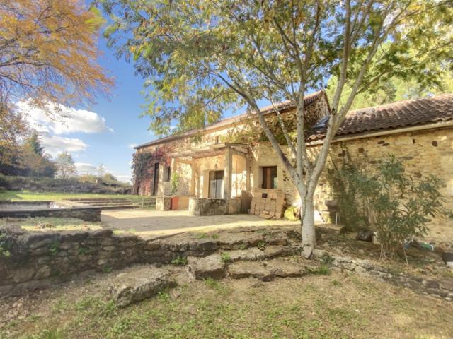 DORDOGNE FERME ISOLEE SECTEUR VERGT