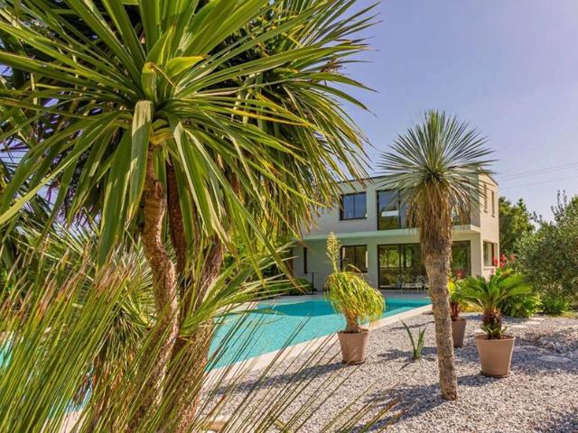 Dordogne: Maison 390m2