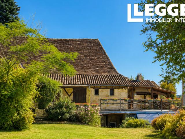 Dordogne – Périgord – Douville Propriété de caractère en pierre avec gîte, piscine et vue panoramique