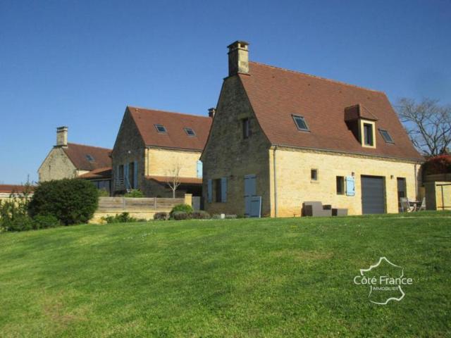 DORDOGNE SARLAT LA CANEDA: ENSEMBLE IMMOBILIER DE GITES
