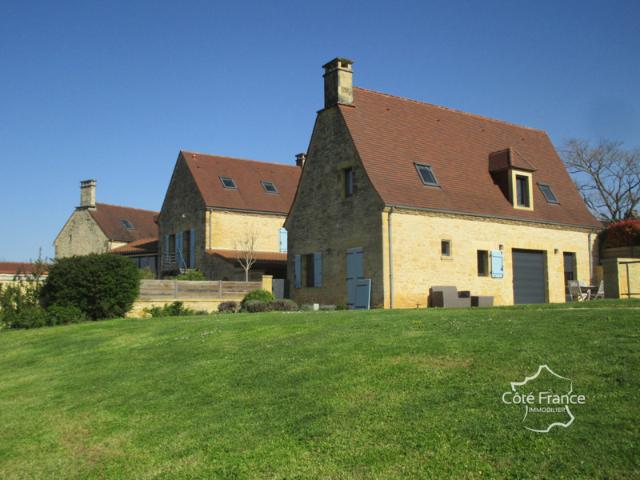 DORDOGNE SARLAT LA CANEDA: ENSEMBLE IMMOBILIER DE GITES